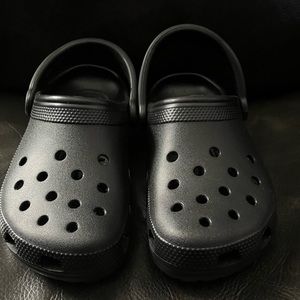 ❌Sold❌New without Tags Black Crocs Youth J5